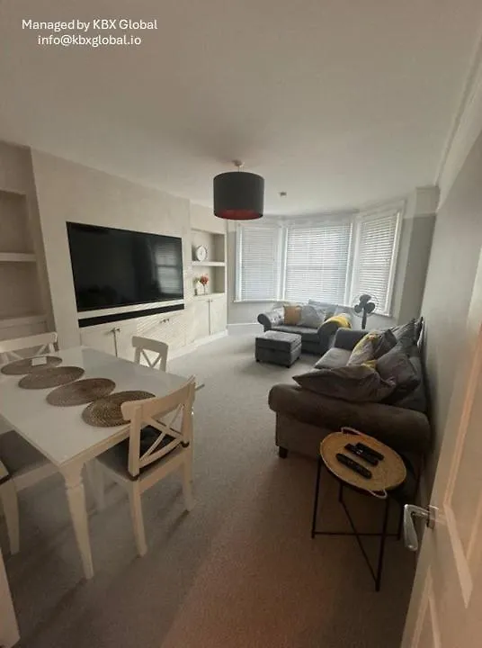 Luxurious New Serviced Apartment Redhill  Reino Unido