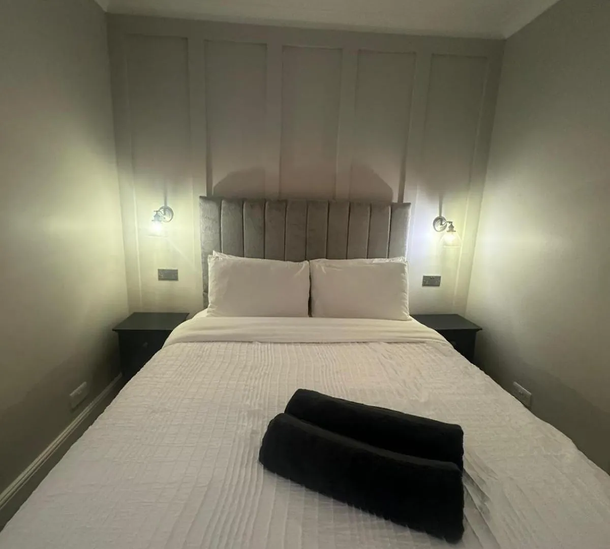 Luxurious New Serviced Apartment Redhill